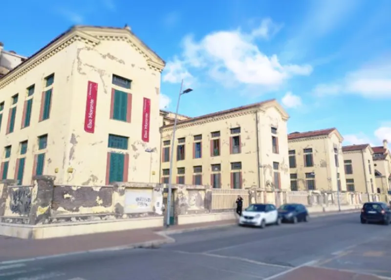 "Speso più di mezzo milione di euro in bollette per gli occupanti dell'ex colonia di Ostia"