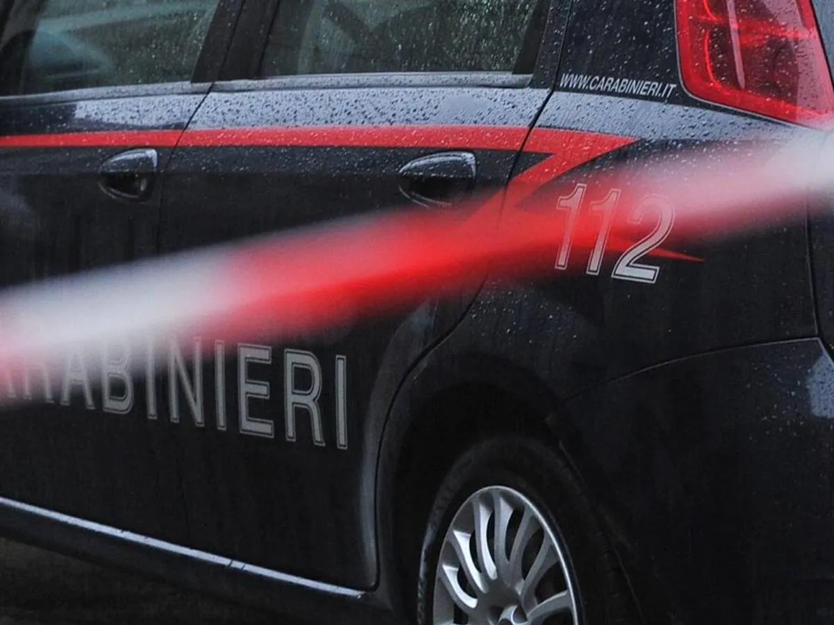 25enne algerino aggredisce una turista dopo averne derubata un'altra: raffica di arresti dei carabinieri a Roma
