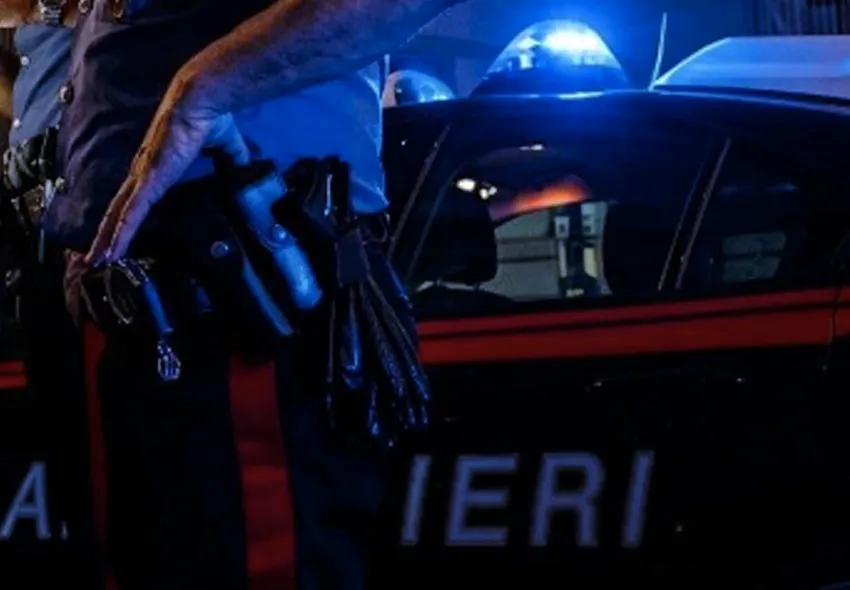 Rapinatore devasta una pizzeria romana e assale il dipendente: 24enne soccorso d'urgenza