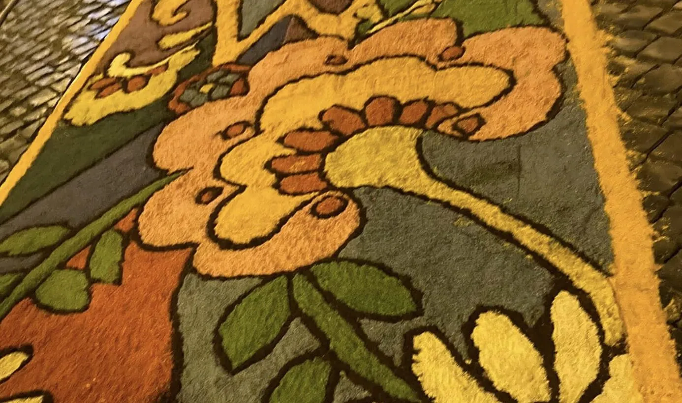 Il borgo si accende di colori: tutto pronto per l'appuntamento con l'Infiorata di Rocca di Papa