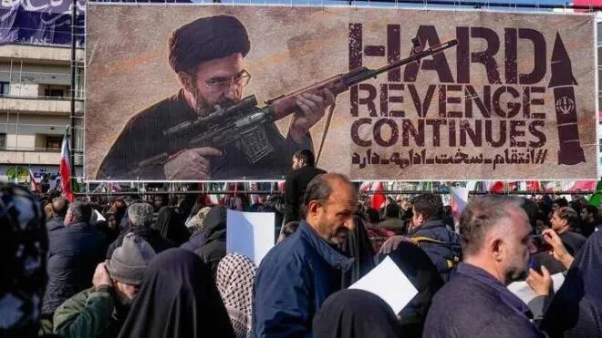 Medio Oriente, l’Iran interrompe i colloqui con gli Usa: “Pronti a chiudere completamente Hormuz”
