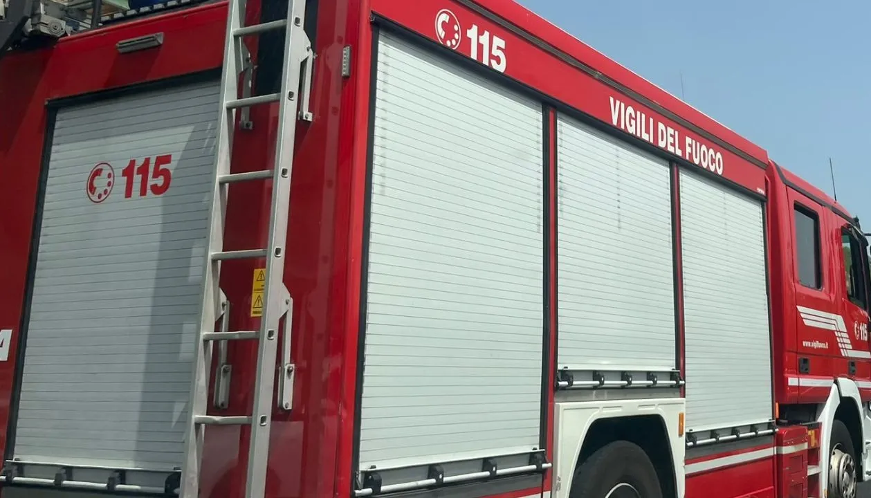 Incendio divampa vicino a via Aurelia: strade chiuse e traffico deviato