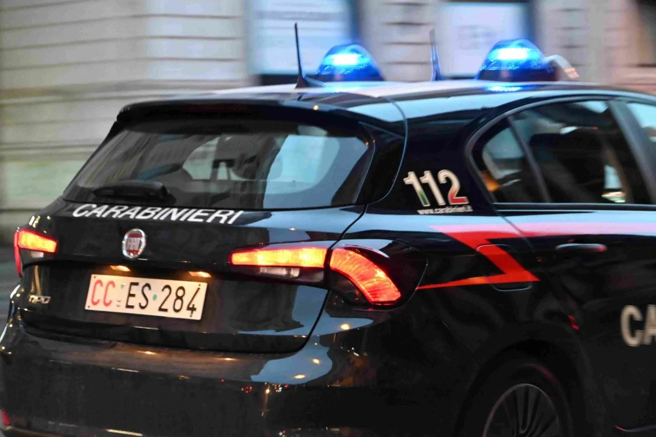 Furti alle auto dei turisti: recuperati gli abiti da sposi di due danesi, prima del matrimonio