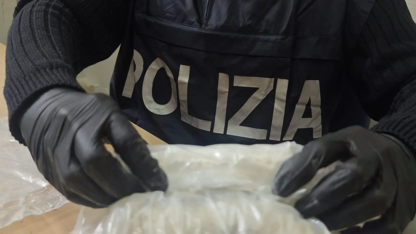 Dalle consegne via app ai depositi casalinghi: come gira la droga a Roma