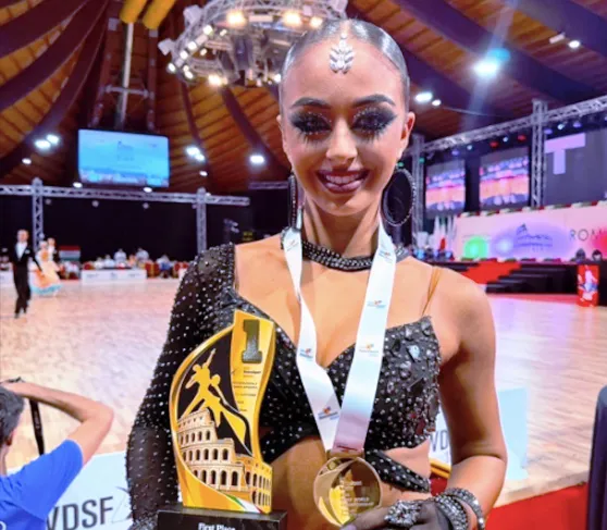 Denise Quadrini Campionessa del Mondo di balli latini U21: la stella della danza romana trionfa su 27 nazioni (VIDEO e FOTO)