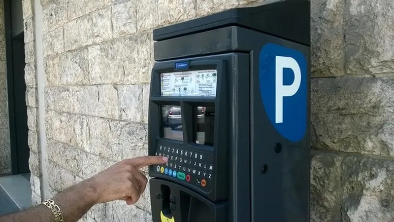 Parcheggi a pagamento, Civitavecchia uber alles